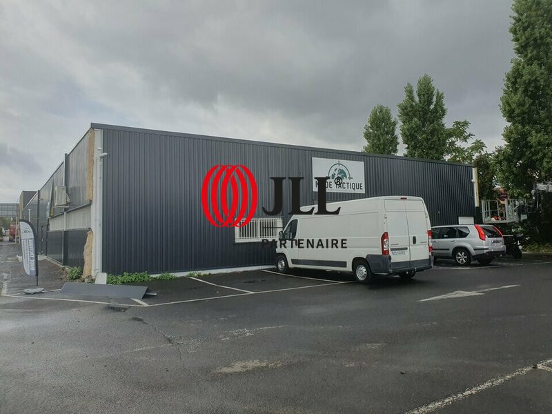 LOCAL COMMERCIAL à Louer